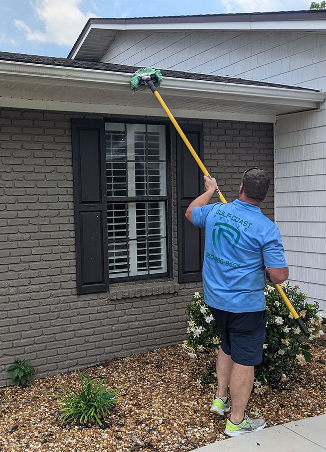Gutter Cleaning Company near me in Pensacola FL 1